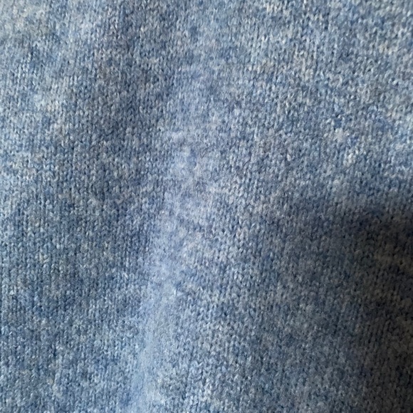 H&M V-neck sweater - Picture 2 of 4